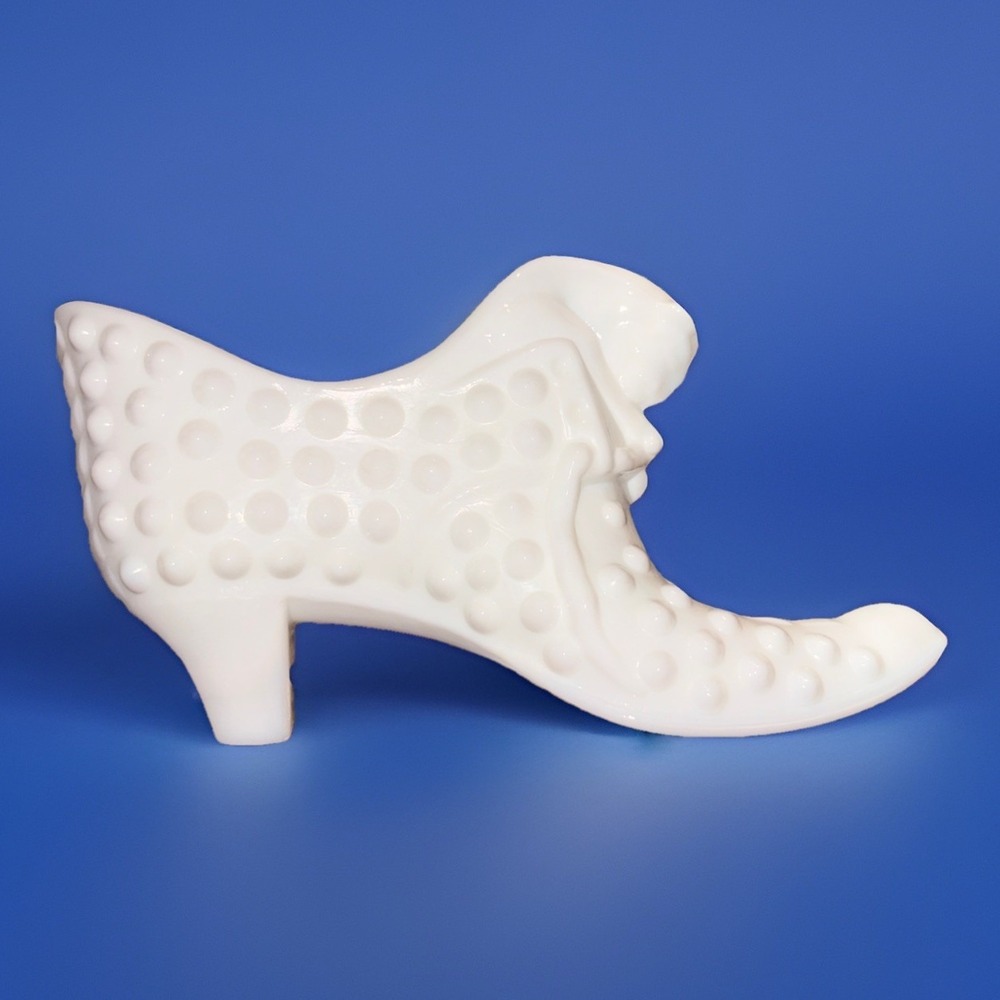 VINTAGE FENTON CAT SLIPPER SHOE HOBNAIL WHITE MILK GLASS